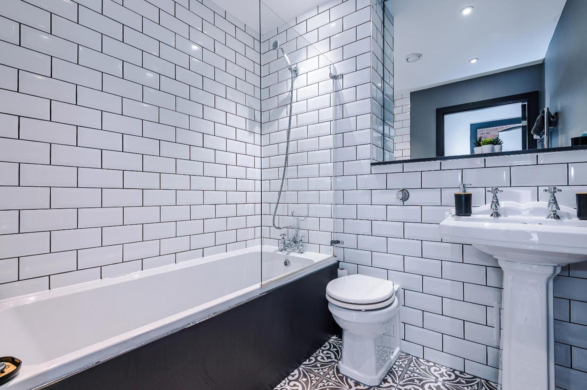 Luxury 2 King Beds In Centre Apartment *
